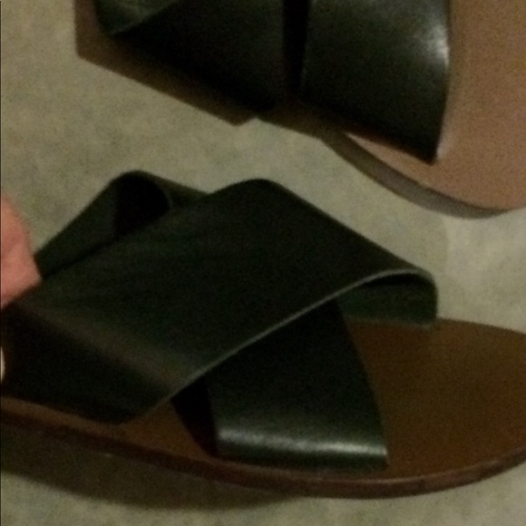 GAP Black Leather Sandals (7) - Picture 4 of 8